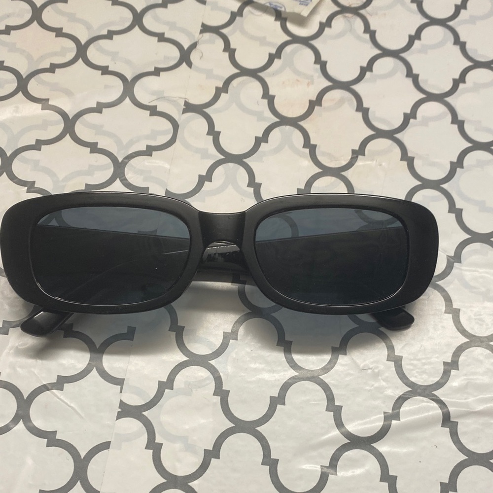 Black Rectangular Sunglasses